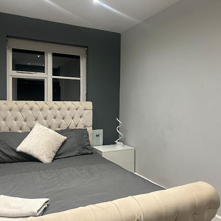 Broadway Retreat With Free Parking Apartment Херн Бей Екстериор снимка