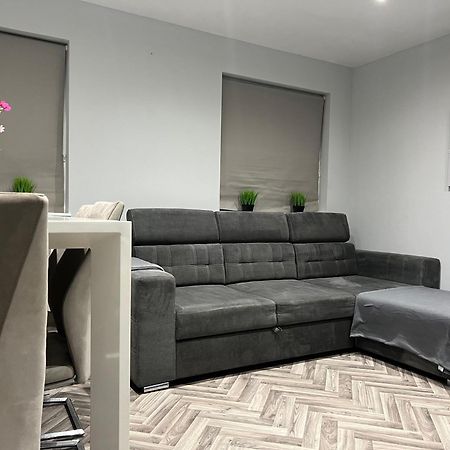 Broadway Retreat With Free Parking Apartment Херн Бей Екстериор снимка