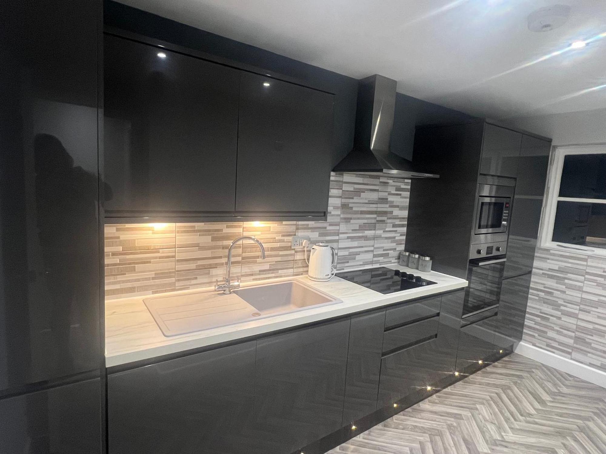 Broadway Retreat With Free Parking Apartment Херн Бей Екстериор снимка