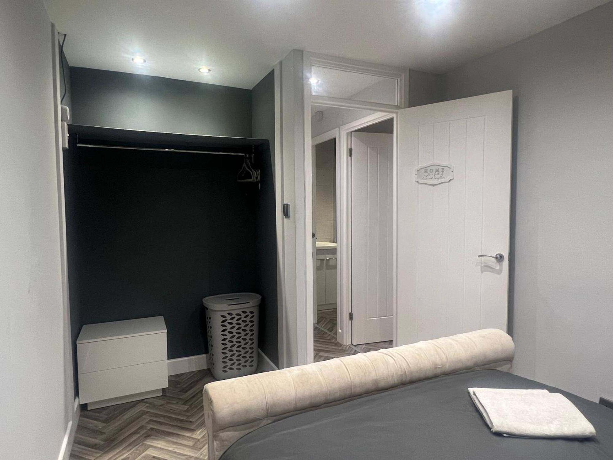 Broadway Retreat With Free Parking Apartment Херн Бей Екстериор снимка